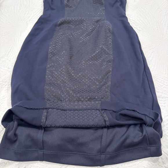 Cache Navy Blue Embroidered Contrast Knit Cutout Sheath Dress Sz 4 Keyhole Back - Picture 5 of 11